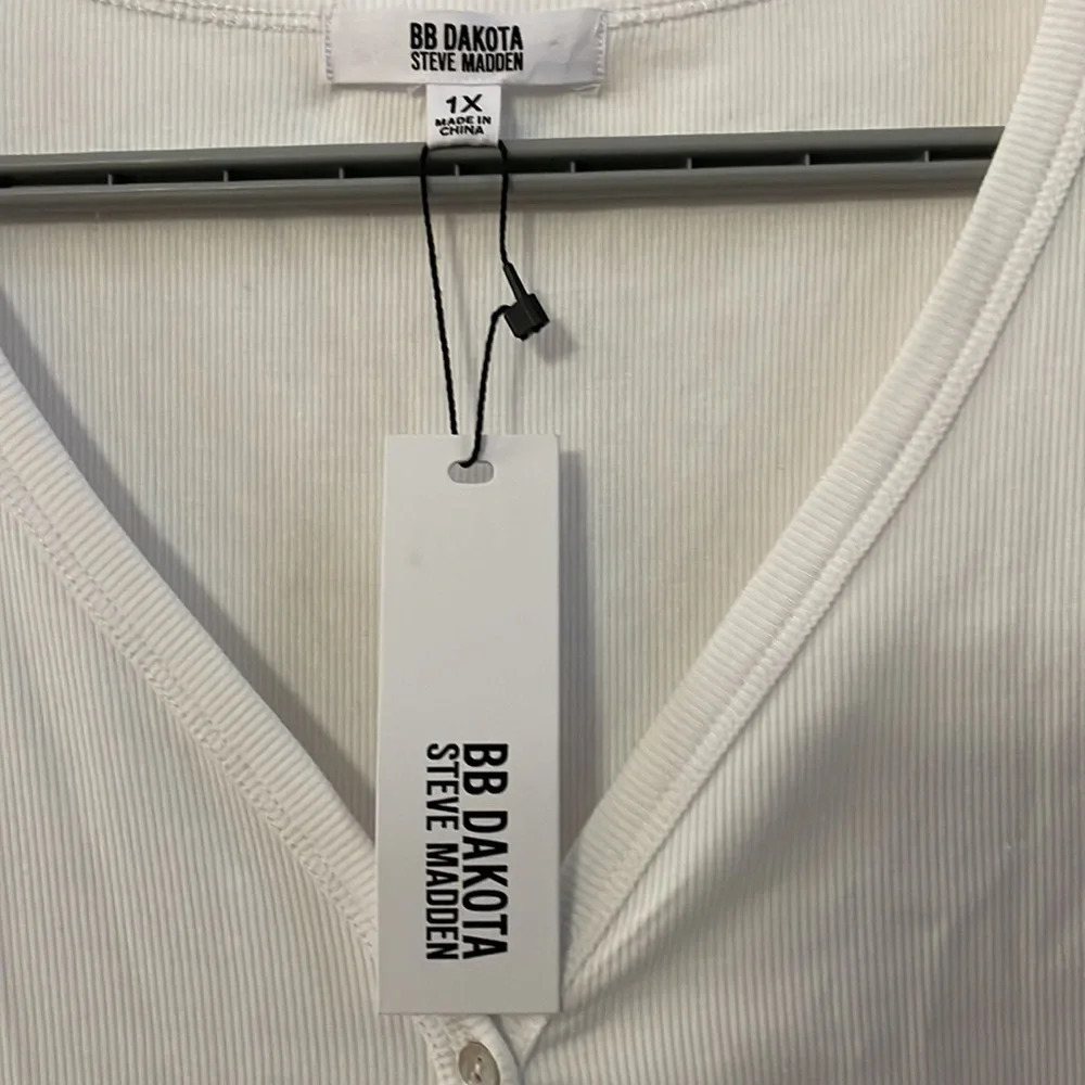 BB DAKOTA short sleeve body suit size 1X NWT - Picture 2 of 4